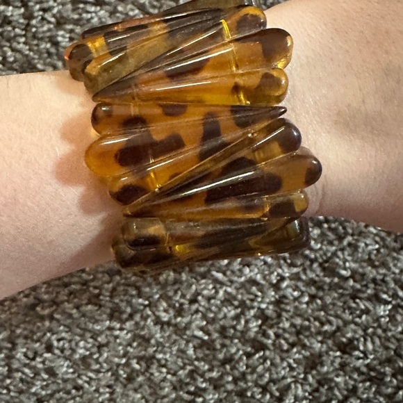 Fashion Jewelry Tortoiseshell Stretchy Beaded Bracelet - Picture 2 of 5